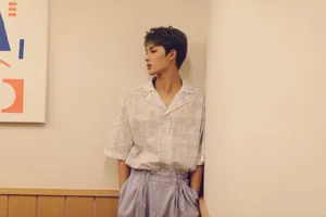 朱正廷清爽干净画报写真图片_4