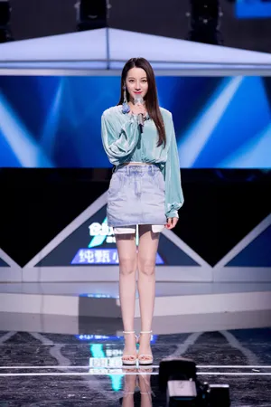 迪丽热巴创造营2019性感图片_7