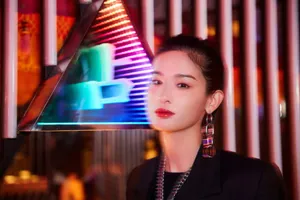屈菁菁梦幻光影性感写真图片