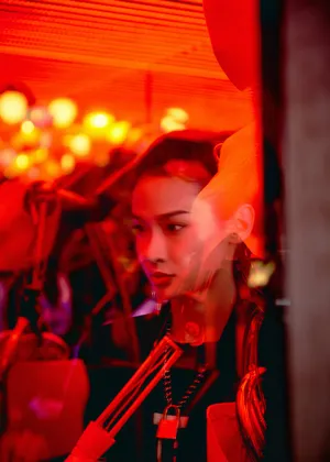 屈菁菁梦幻光影性感写真图片_8