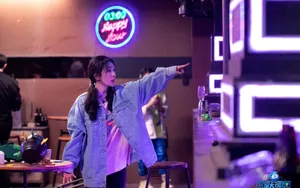 杨幂《密室逃脱》酷甜剧照图片_3
