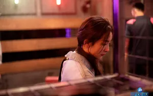 杨幂《密室逃脱》酷甜剧照图片_4