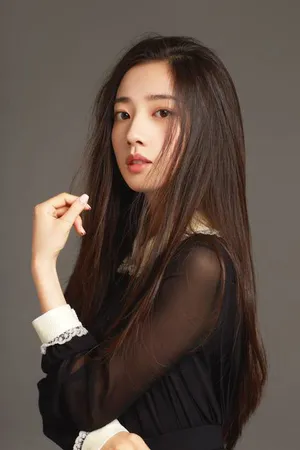 马梦唯黑裙优雅性感写真图片_3