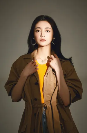 周洁琼休闲率性时尚写真图片_2