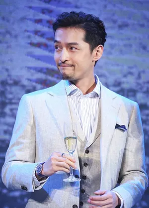 胡歌优雅绅士帅气写真图片_7