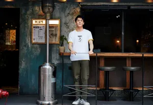 曾舜晞休闲帅气时尚街拍图片
