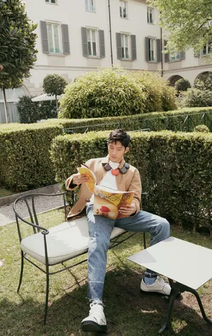 井柏然搞怪帅气时尚写真大片_6