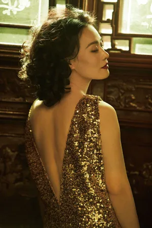 陈冲邬君梅唯美复古风写真图片_5