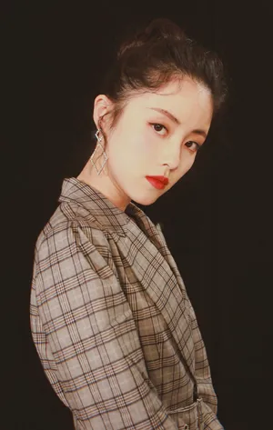 章乐韵个性干练西装写真图片_2