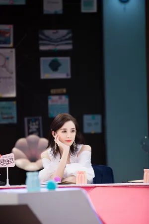 古力娜扎《喜欢你我也是》性感剧照图片_3
