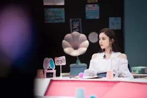 古力娜扎《喜欢你我也是》性感剧照图片_5