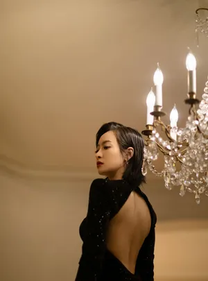 宋茜黑色丝绒礼服性感写真_5
