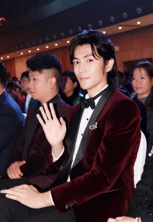 季晨帅气活动照图片