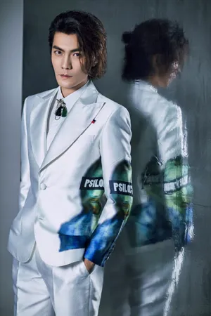季晨熟男风帅气型男写真图片_4