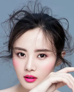 隋雨蒙成熟性感美妆写真大片