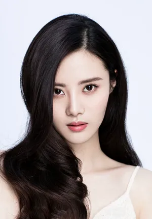 隋雨蒙成熟性感美妆写真大片_3