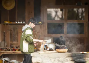 王源《哈哈农夫》蜂场剧照图片_2