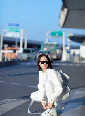 宋茜纯白性感酷帅写真图片_6