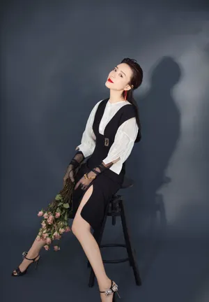 张静初性感优雅写真图片_6