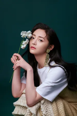 周洁琼清新柔美时尚写真图片_6