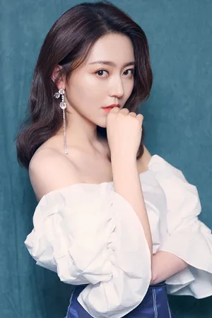 黄梦莹《趁我们还年轻》发布会性感图片_1