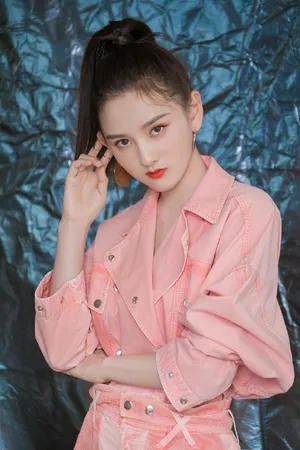 宋祖儿时尚甜美活动写真图片