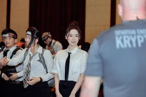 袁姗姗斯巴达勇士赛甜美图片_4