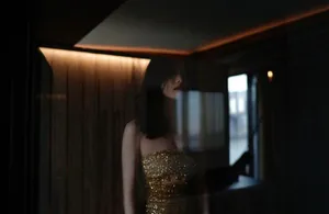 倪妮金色闪光裙性感写真图片_5