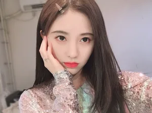 鞠婧祎粉嫩甜美自拍图片