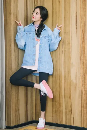杨幂甜美俏皮写真图片_3