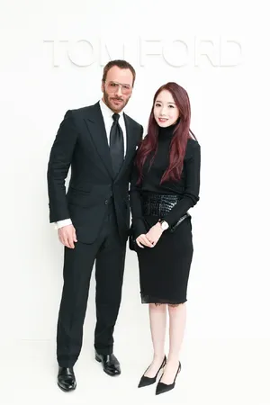 孟美岐优雅性感活动写真图片_3