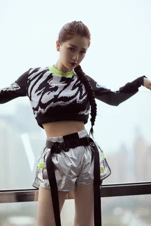 虞书欣马尾辫性感动人写真图片_1