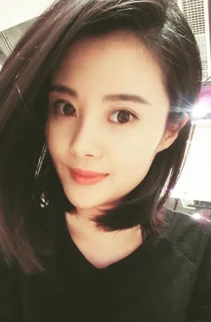 隋雨蒙清新自然自拍照图片