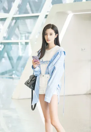 隋雨蒙清爽休闲机场照图片_3