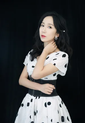 娄艺潇性感靓丽写真图片_3