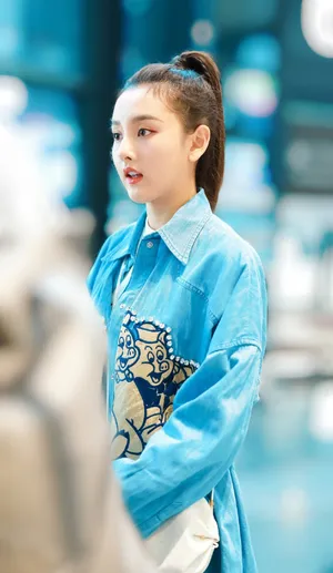 宋祖儿俏皮可爱私服图片_3