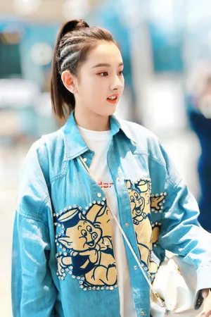 宋祖儿俏皮可爱私服图片_4