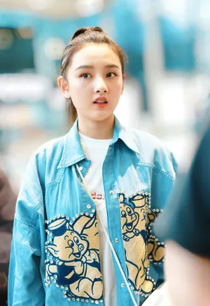 宋祖儿俏皮可爱私服图片_5