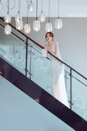 北京国际电影节迪丽热巴性感图片_4