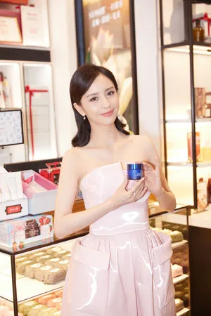 佟丽娅清新粉嫩品牌活动图片_6