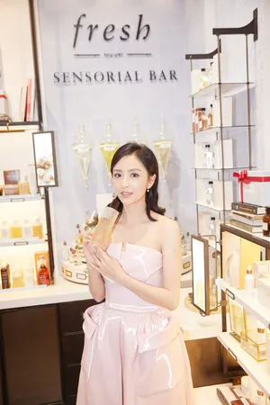 佟丽娅清新粉嫩品牌活动图片_8