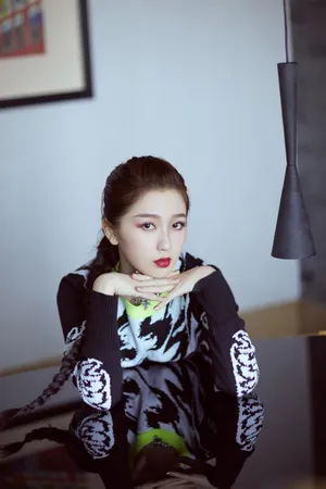 虞书欣酷美性感写真图片_1