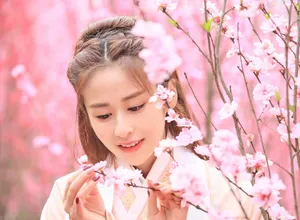 颖儿《天天向上》甜美剧照图片