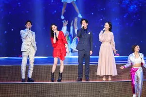 潘粤明北京国际电影节红毯照图片_3