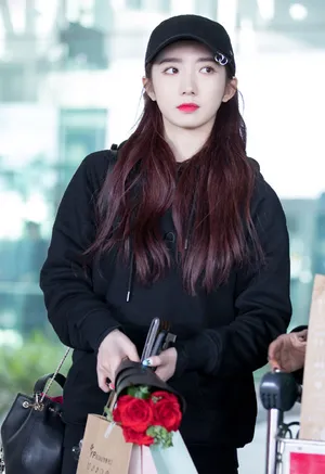 孟美岐甜美机场饭拍图片_8