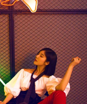 赵奕欢惊艳魅惑初夏写真图片
