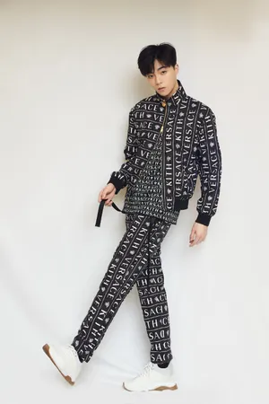 治愈系少年陈立农时尚帅气图片