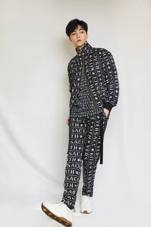 治愈系少年陈立农时尚帅气图片_8