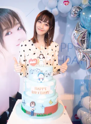 蓝盈莹清新甜美生日会图片_3