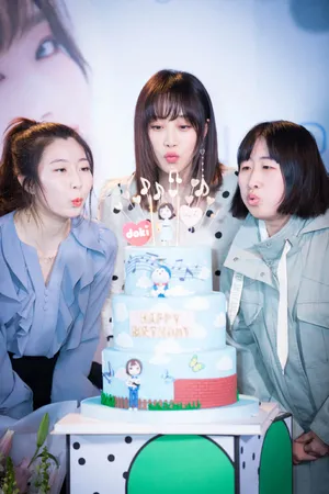 蓝盈莹清新甜美生日会图片_4